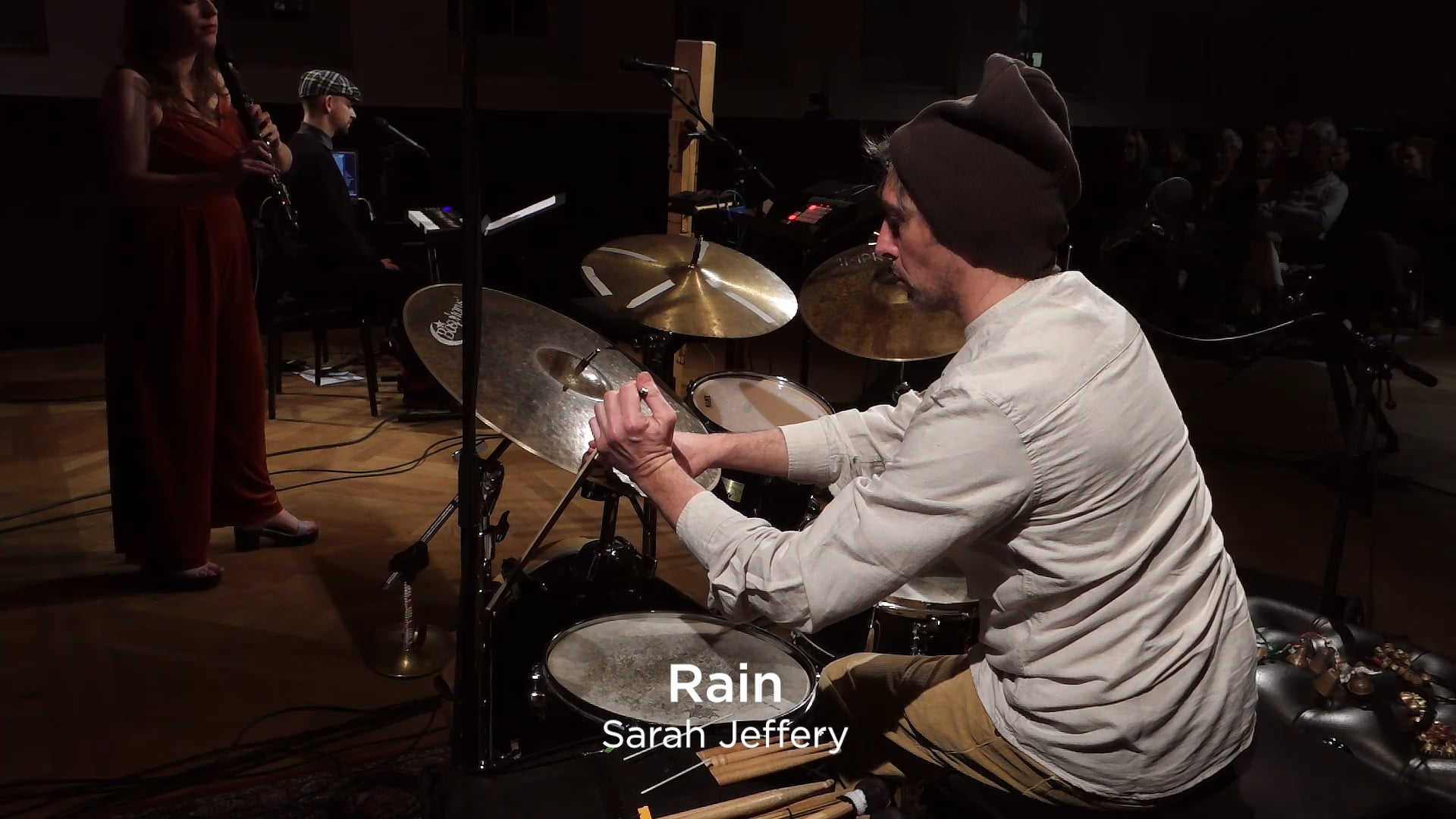 Vier keer nieuw_03_Sarah Jeffery_Rain thumbnail